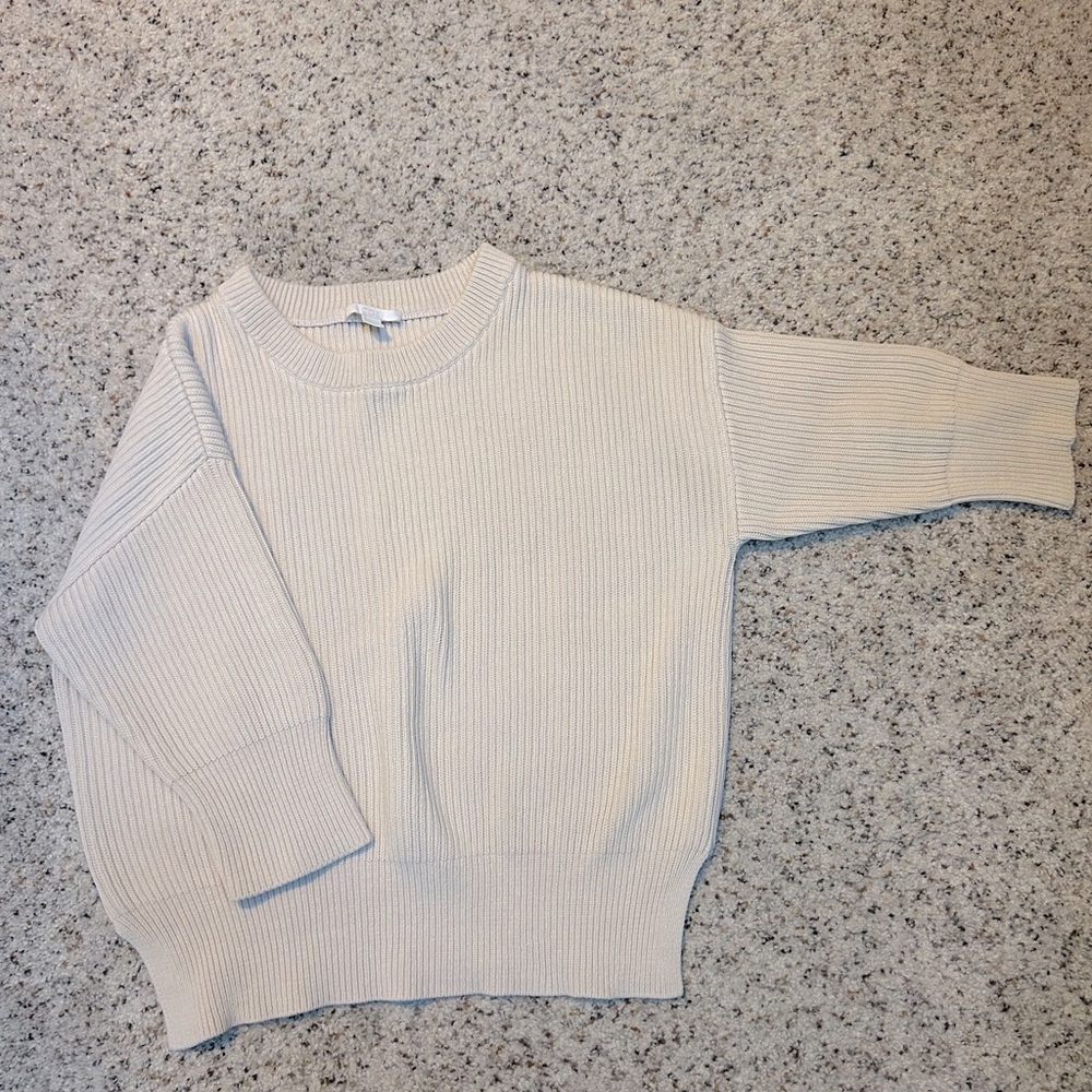 Cropped 3/4 sleeve sweater